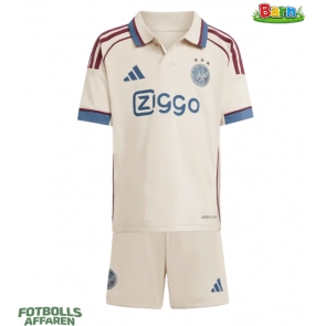 Ajax Tredjeställ Barn 2025-26 Kortärmad (+ Korta byxor)
